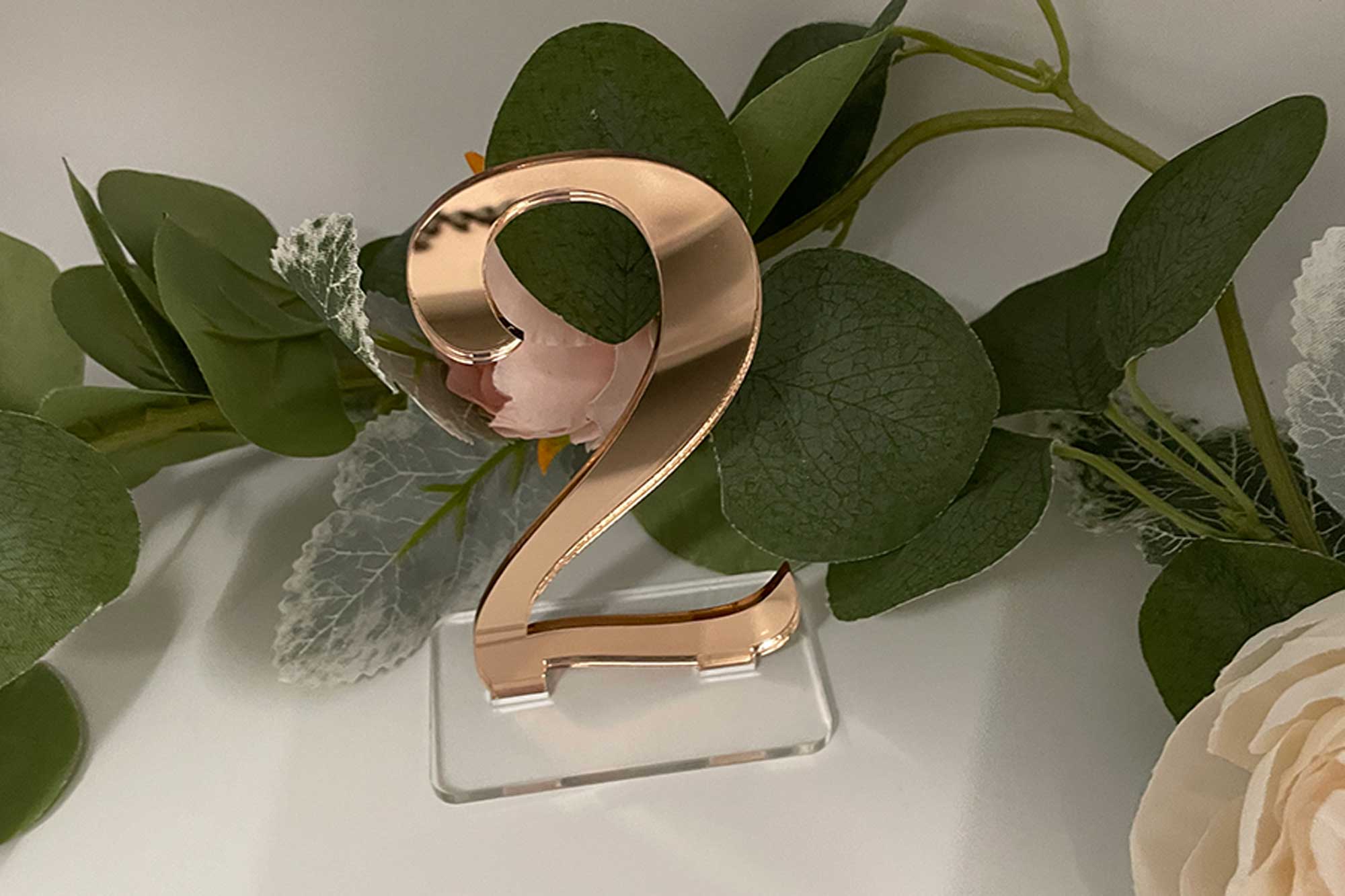 mirrored-gold-table-number